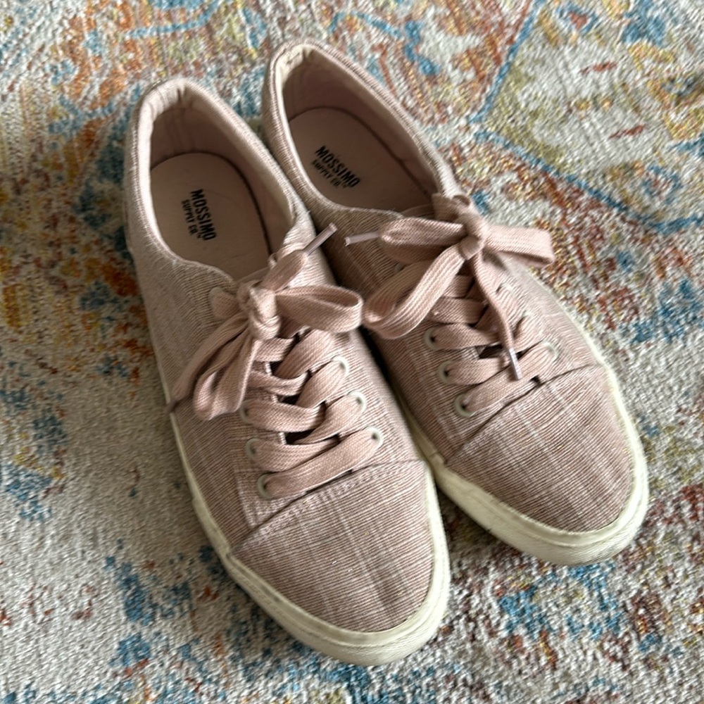 Pink knit sneakers